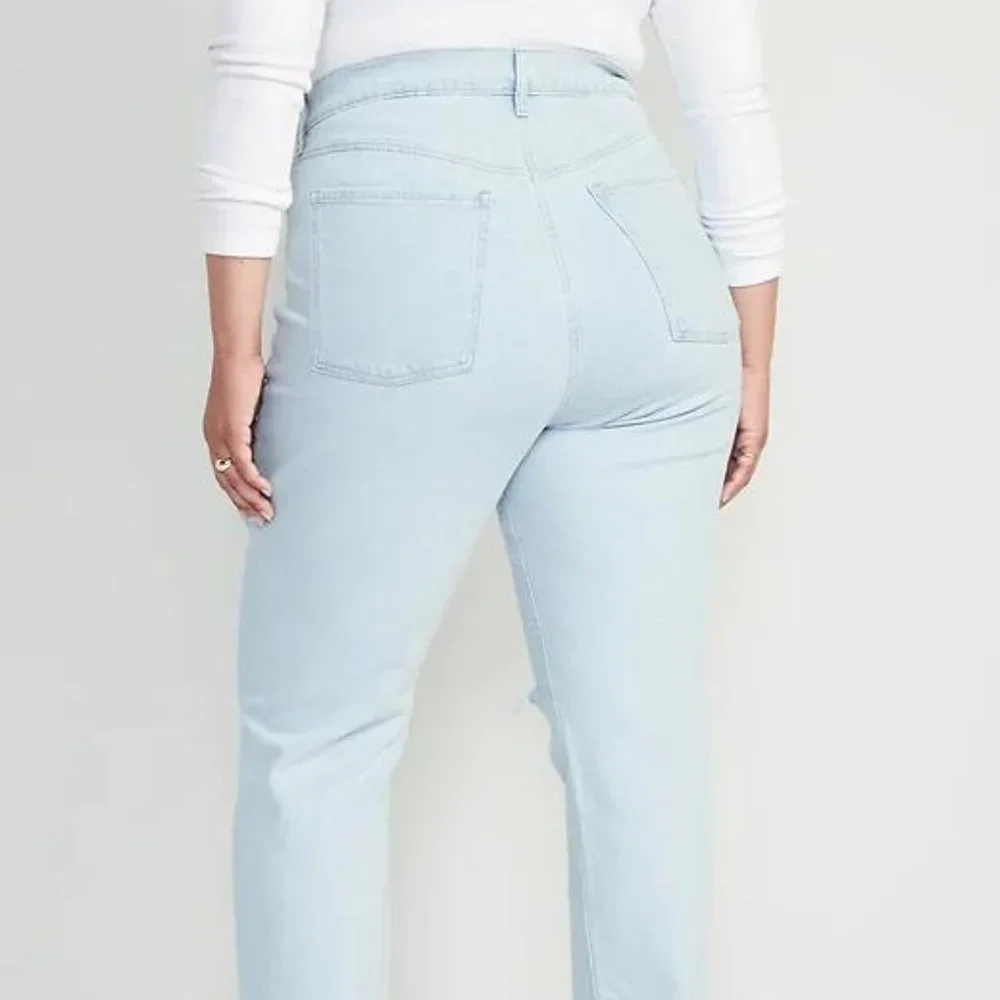 Old Navy Extra High-Waisted Button-Fly Sky-Hi Straight Ripped Jeans for Women - Picture 10 of 11